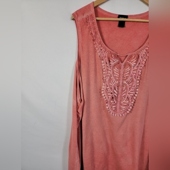 Torrid Size 4 top - Picture 4 of 5